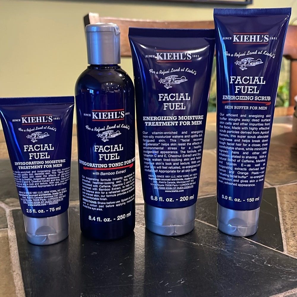 Kiehl’s man’s facial fuel set.
